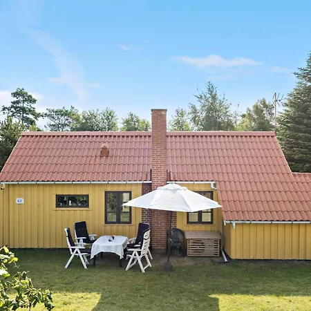 3 Bedroom Lovely In Ferienhaus *