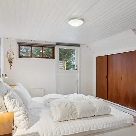3 Bedroom Lovely In Hals