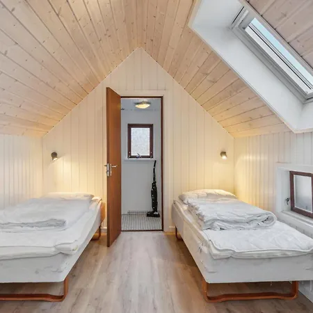 3 Bedroom Lovely In Semesterbostad
