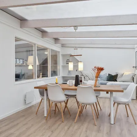 3 Bedroom Lovely In * Hals