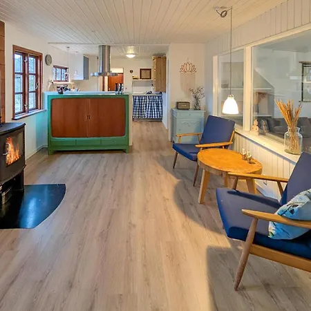 3 Bedroom Lovely In Ferienhaus Hals
